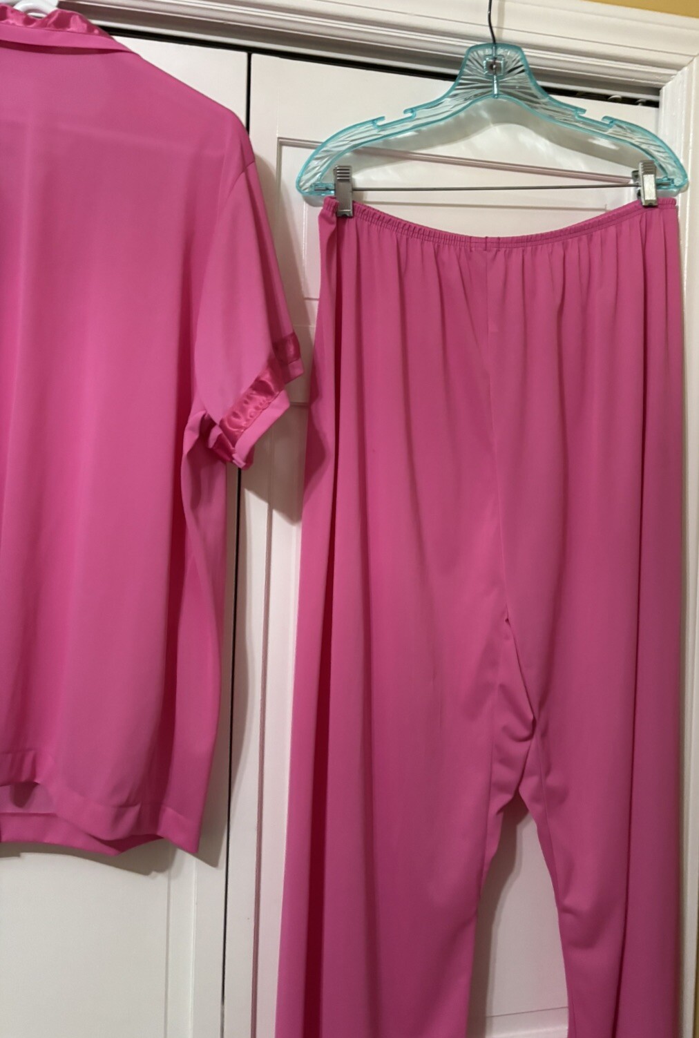 VINTAGE HENSON KICKERNICK DARK PINK SOFT NYLON PAJAMAS SHORT SLEEVE SIZE 46