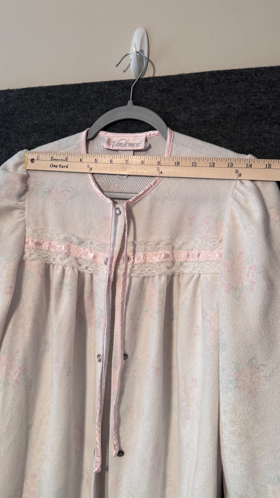 Vandemere vintage nightgown long robe house coat pearl snap floral prairie small