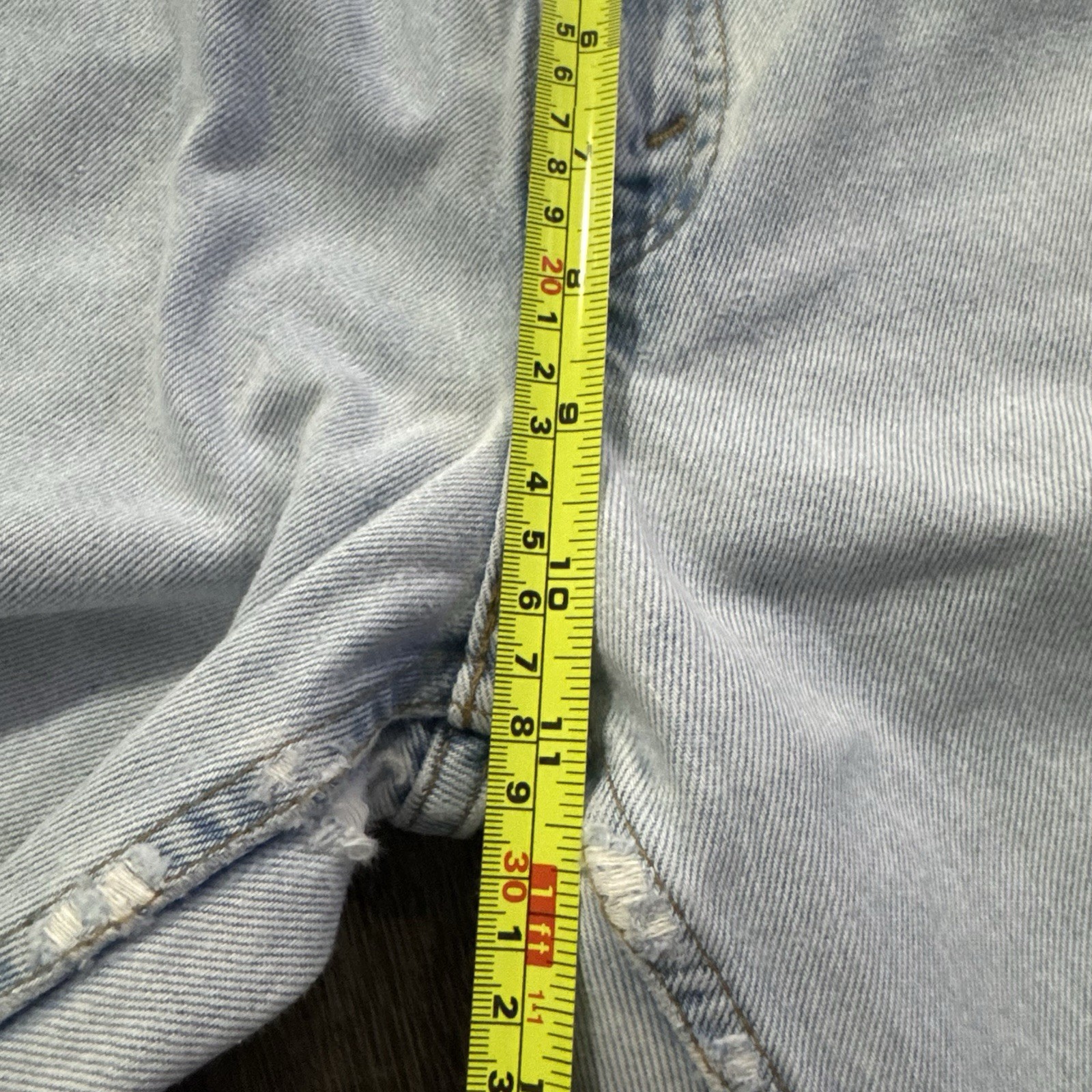 Vintage Levi’s 550 Jeans Women’s Relaxed Fit Tapered Leg Size 28 Made in Canada