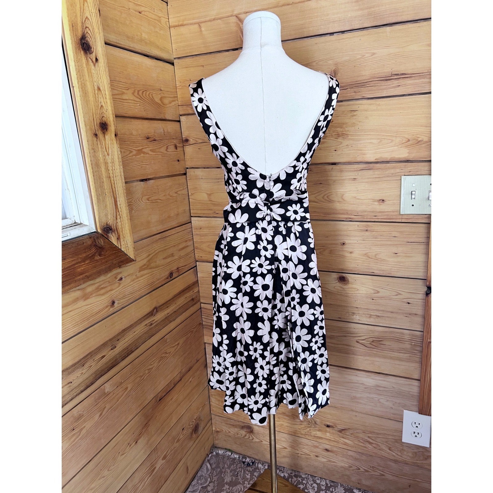 Vintage Satin Floral Shift Dress Womens Small Black White 60s Mod Wiggle Algo