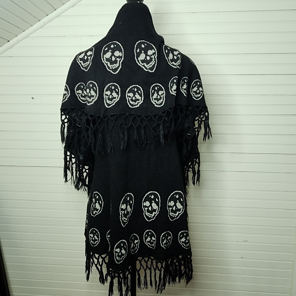 Vintage Y2K Skull Fringe Open Front Knit Vest Shawl Gothic