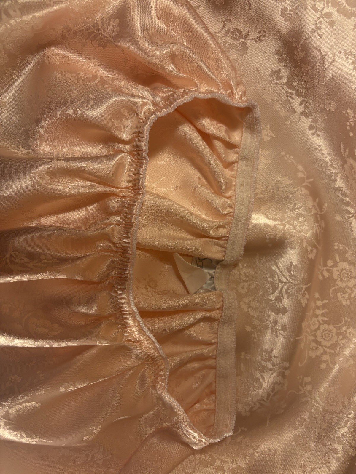 Vtg Silky Soft Lace Shiny Damask Skirt Pink Chantilly Wide Lace Slit Half Slip