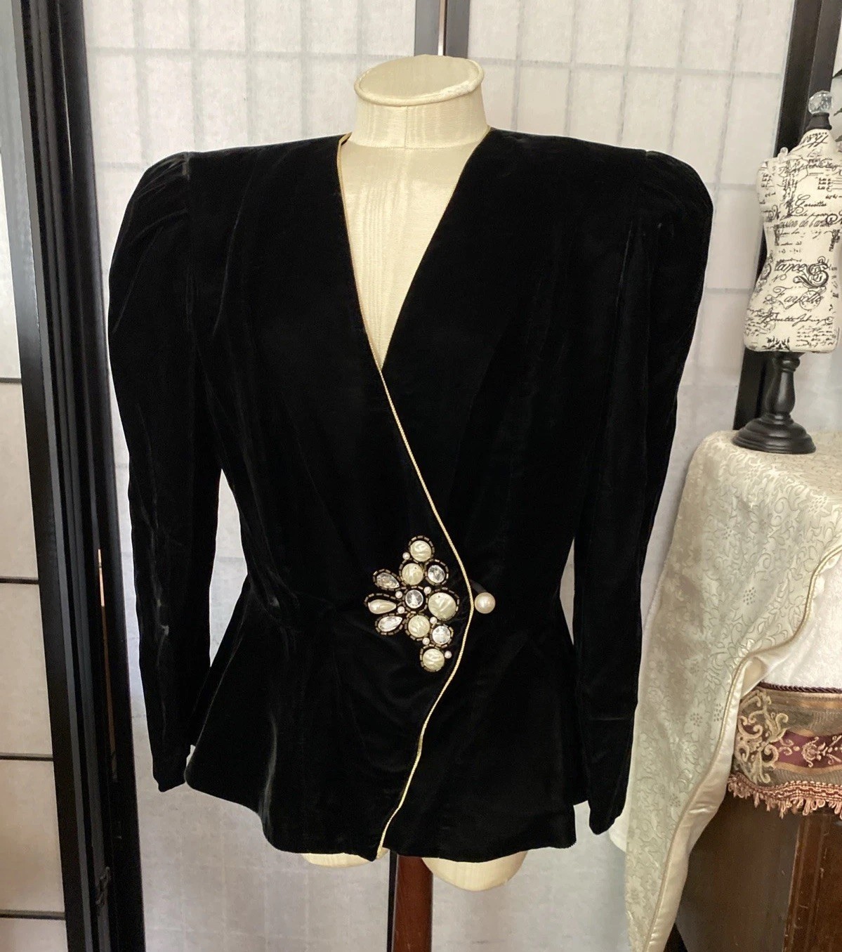 Patra VTG 80s Black Velvet Beaded Gold Trim Formal Blazer Sh Pads Beadwork 14
