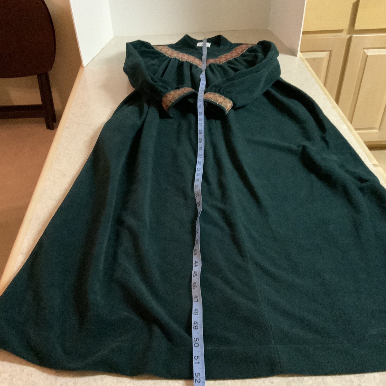Vanity Fair Vintage Green Velour Robe Gold Floral Trim Ladies Md Pockets USA
