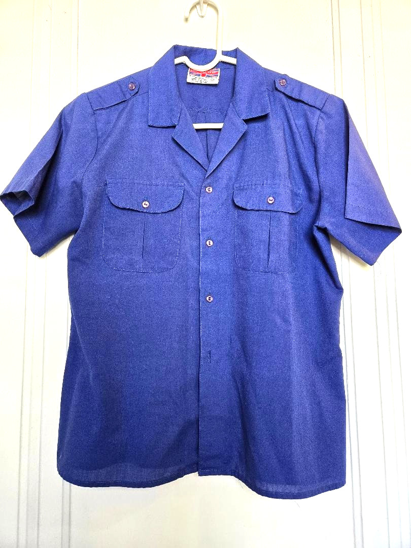 Vintage Cherry Stix Women’s basic light weight shirt Blue, Size L with pockets