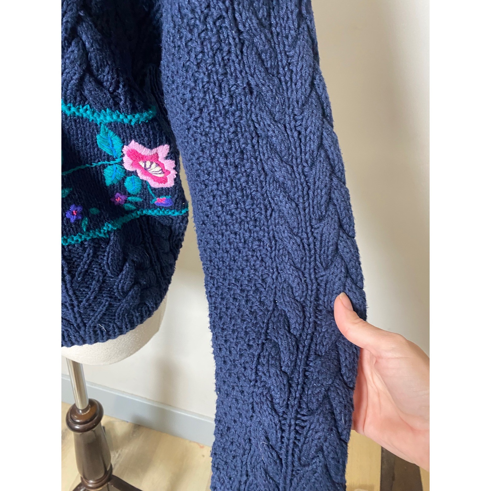 Vintage Studio Michelle Stuart Hand Knit Floral Cable Sweater Navy Blue Small