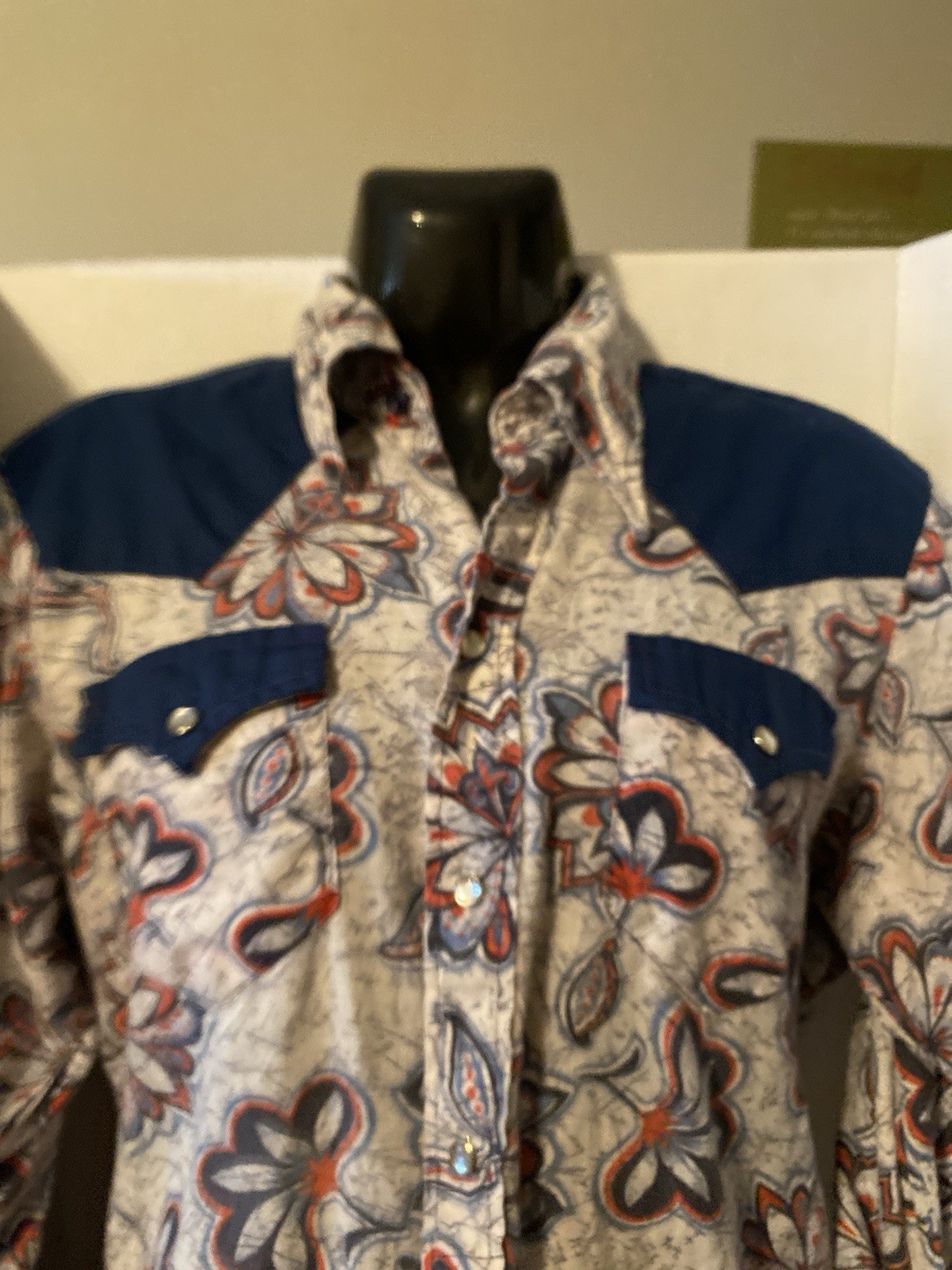 Vintage 70s Women’s Western Flair Pearl Snap Button Down