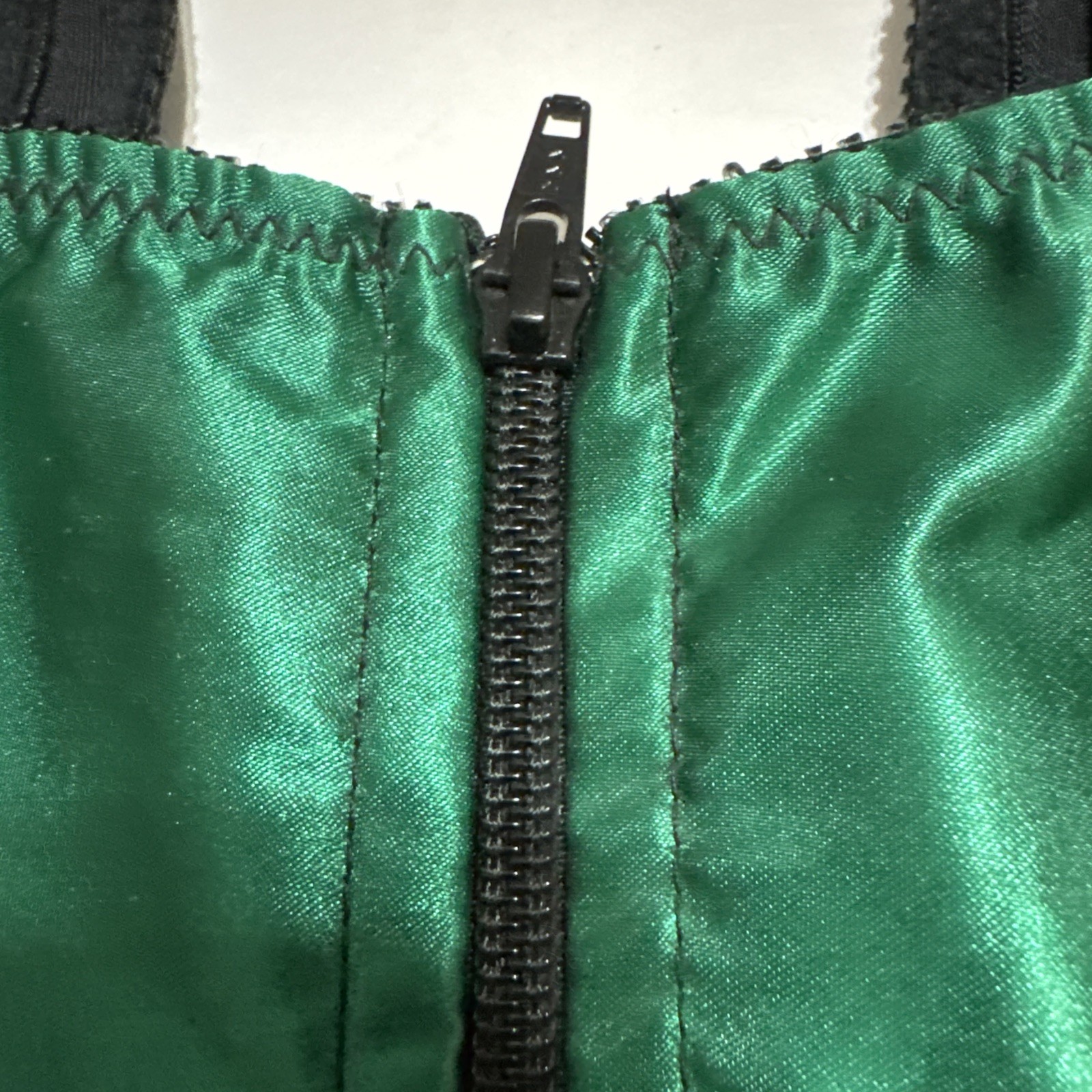 VTG Satin Emerald Green Underbust Black Lacing Corset USA Whimsy Goth Size 40