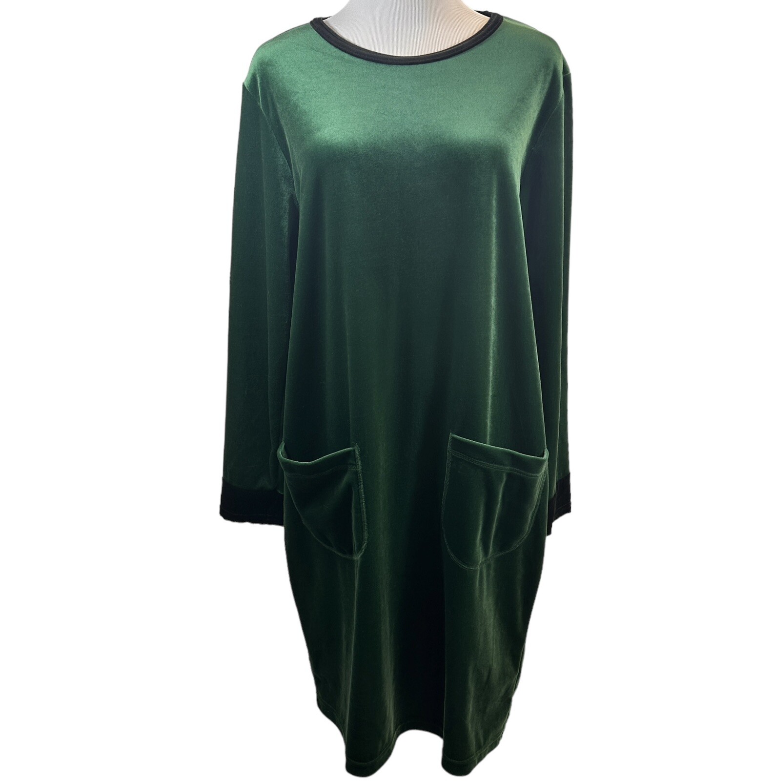 AVON Style Studio Green Velvet Winter House Dress Nightgown MuuMuu Pockets sz M