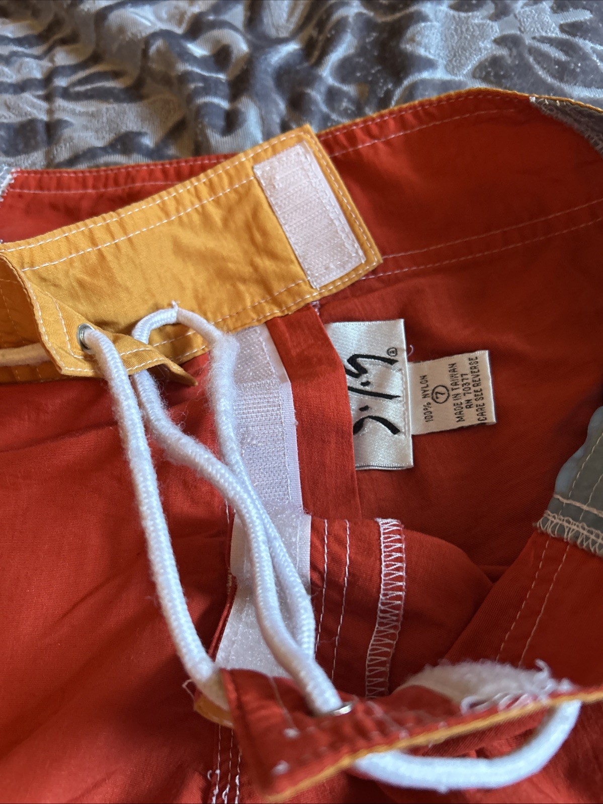 VTG Y2K/90s 5•7•9 Swim Trunks Juniors 7 Red Orange Blue Nylon Board Shorts