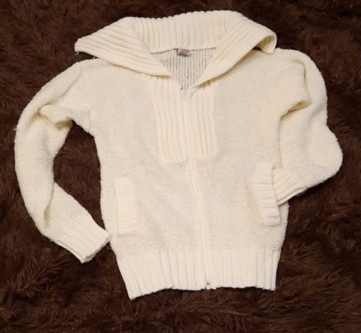 70s Vintage Collared Full Zip Sweater similar to light teddy bear material Lg
