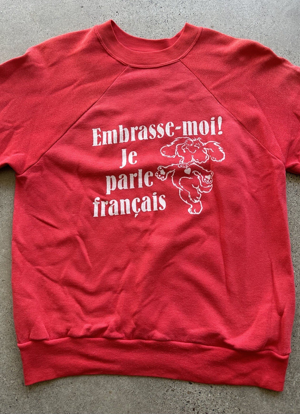 Vintage Embrasse-moi! Je Parle Francais / Kiss Me! I Speak French Red Sweater