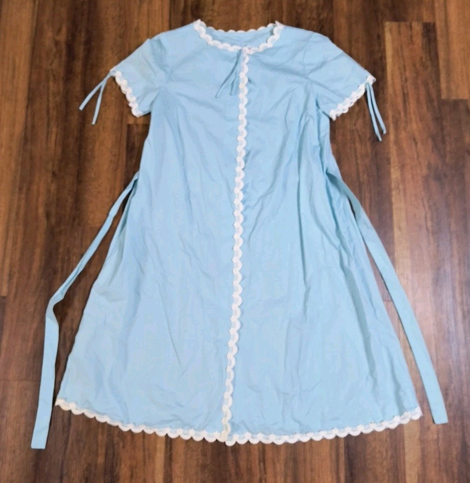 Vintage Charmode Sears Roebuck Snap Up Belted Lace Trim Housecoat Blue Small?