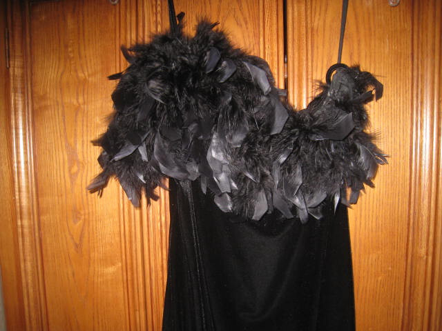 Vntg Jump Apparel Co. by Wendye Chaitin Black Velvet W/feathers 11/12 Made USA