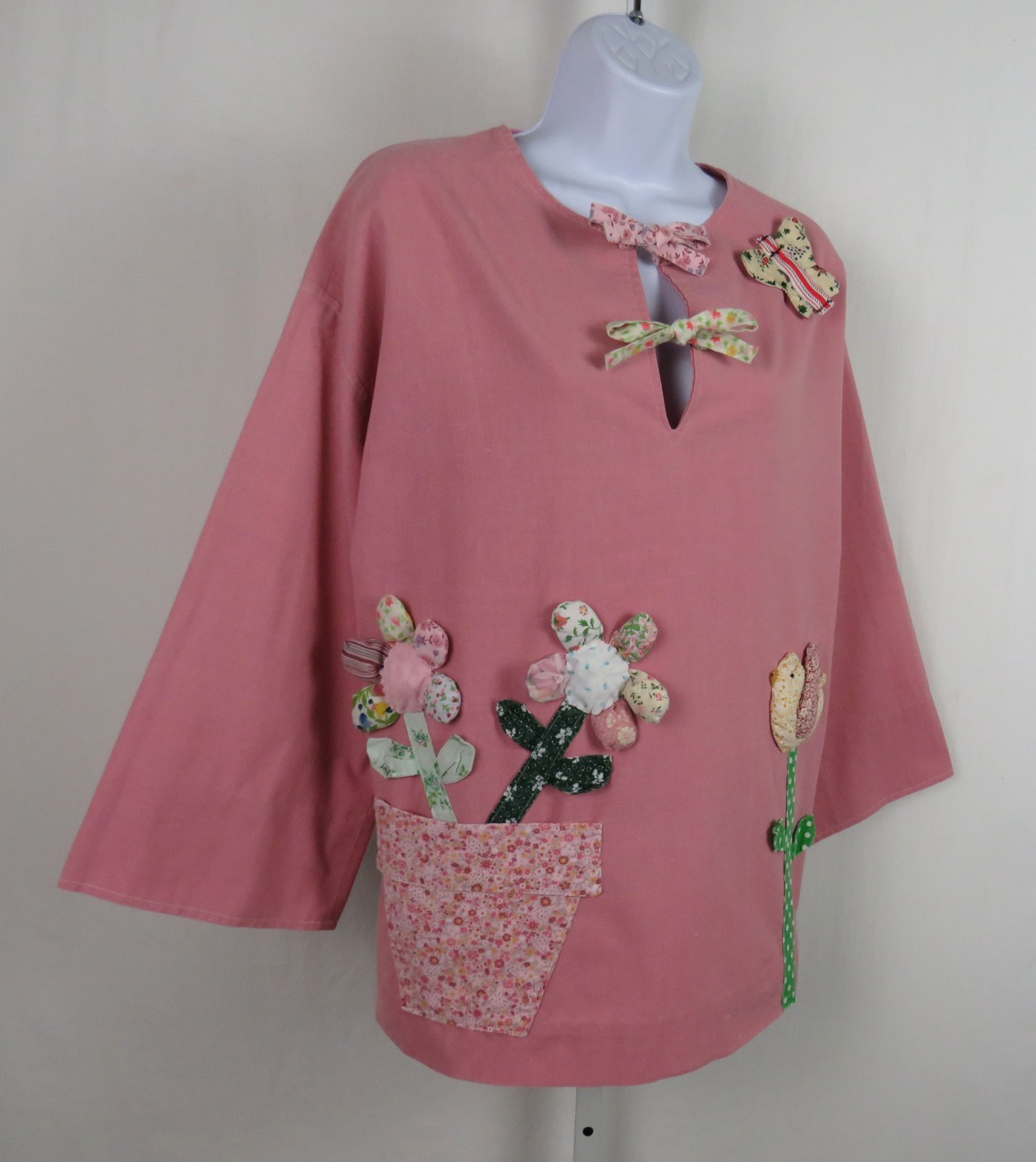 VTG 1960s MOD HIPPY NOVELTY SMOCK TOP 3 DIMENSIONAL MAUVE FLOWERS BIRD BUTTERFLY