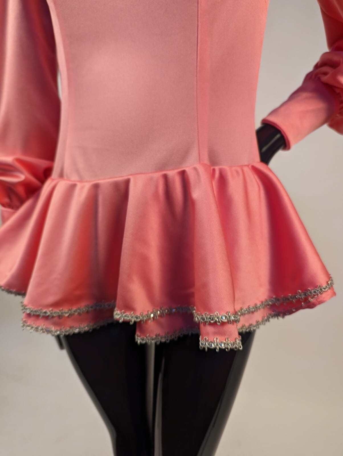 VINTAGE 1970’S BUBBLEGUM PINK SKATING DRESS W SILVER TRIMMED SKIRT