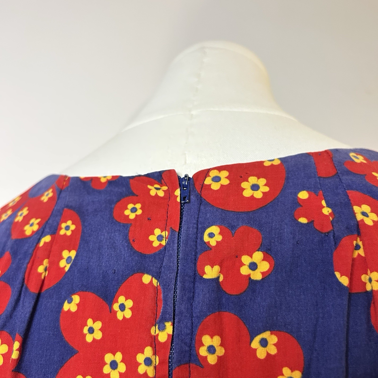 60s 70s Daisy Maxi Dress Flower Power Prairie Boho Peasant Sleeves 36 Inch Bust