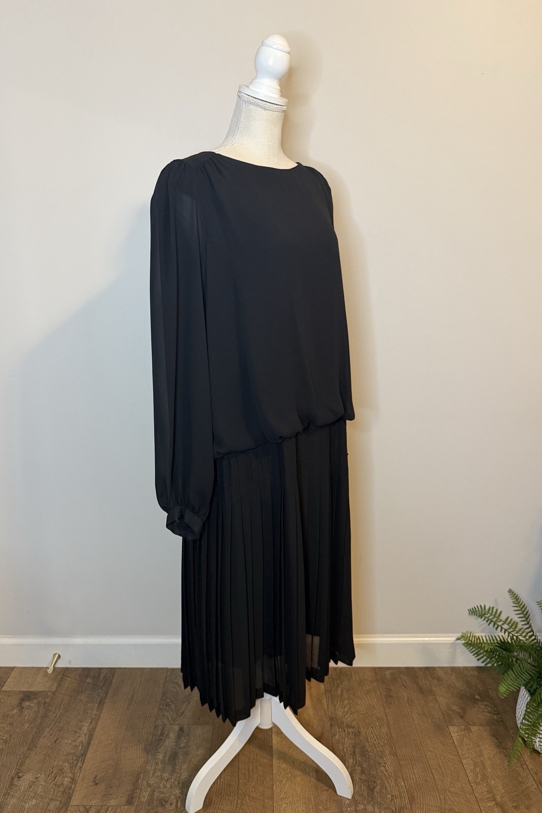 VTG Chez California Designed by Tandy Chiffon Drop Waist Pleated Dress Sz 20