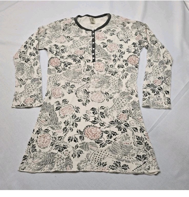 Vintage Lucky Brand Asian Shi Shi Fu Dogs Y2K Henley Thermal Shirt Floral