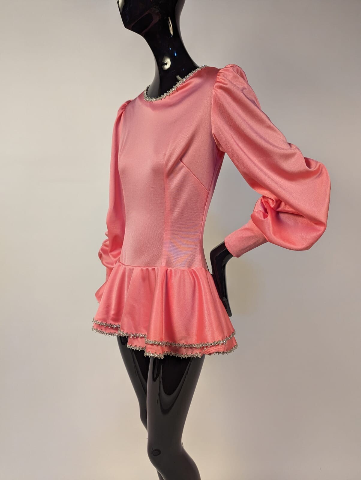 VINTAGE 1970’S BUBBLEGUM PINK SKATING DRESS W SILVER TRIMMED SKIRT