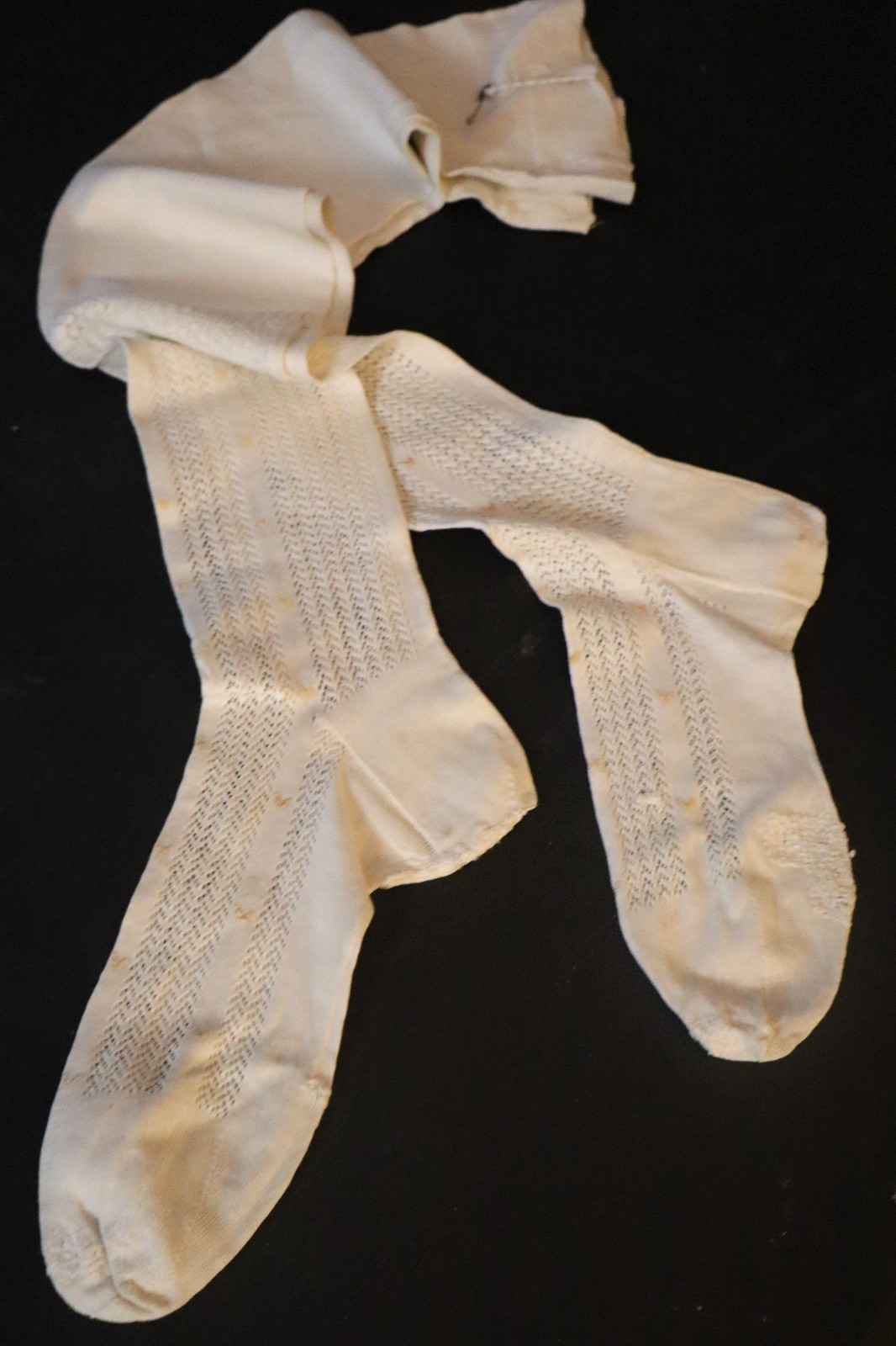 ANTIQUE VICTORIAN (CIVIL WAR PERIOD) KNIT HOSIERY STOCKINGS GOLD EMBROID HEARTS