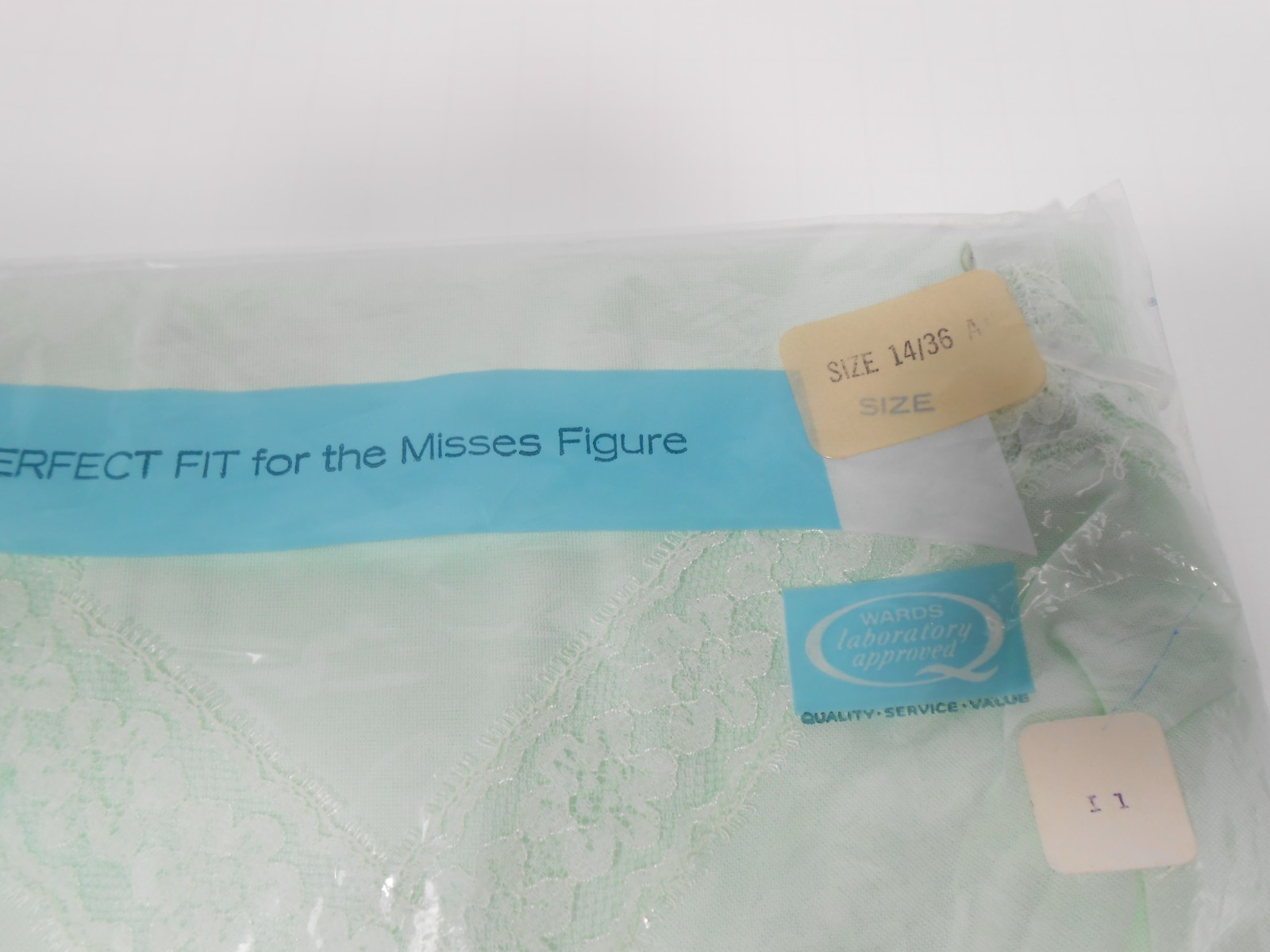 Vtg 60s NEW Carol Brent Full Slip Montgomery Ward 100% Nylon, Lace Sz: 14/36