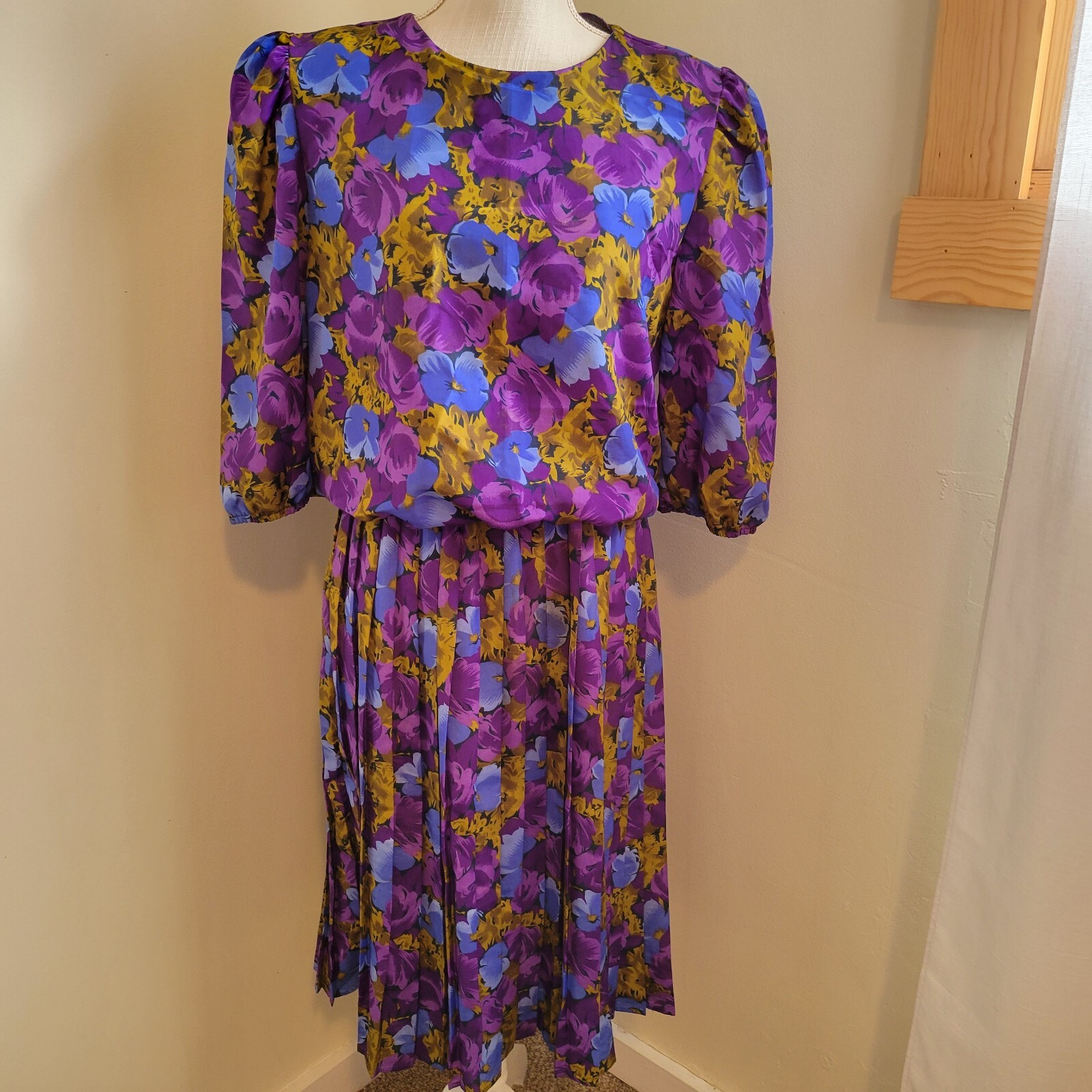 Vintage 80s Tina Barrie Pleated Dress Purple Pansies Faux Silk 10