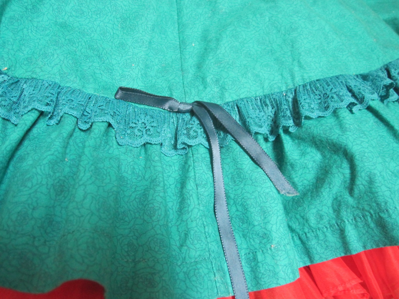 Vtg SQUARE DANCE PRAIRIE DRESS Winter Green 5.5 “Ruffle &lace at bottom Sz 12/14