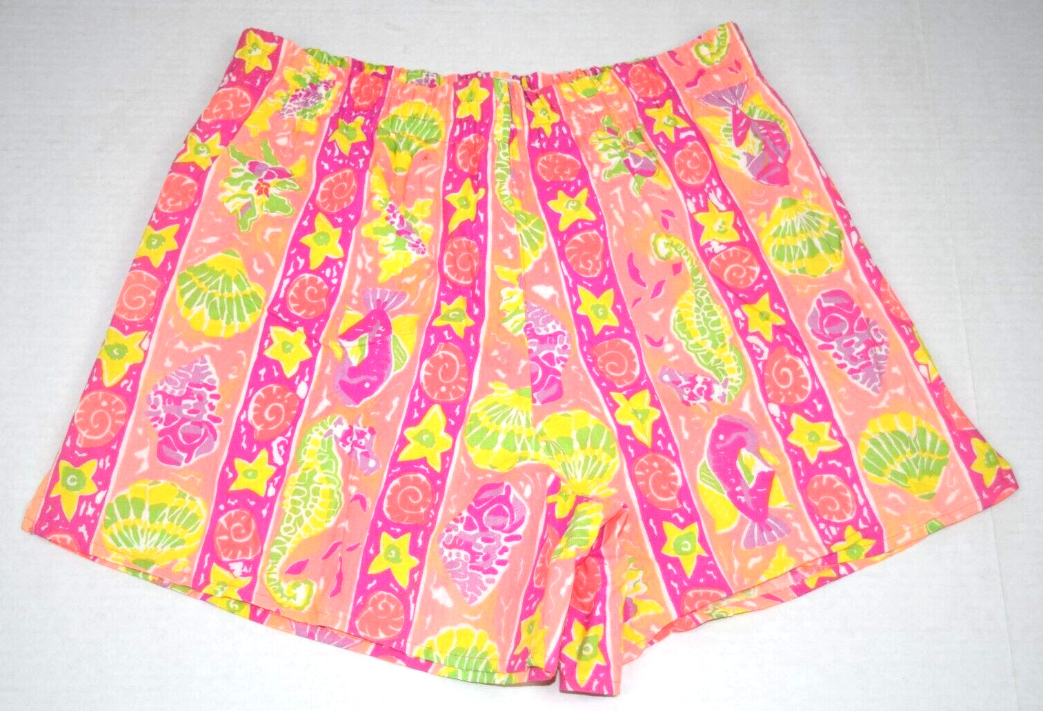 Vintage Shorts Gitano Size S/M 70s 80s Bright Peachy Pink Yellow Seascape Lined