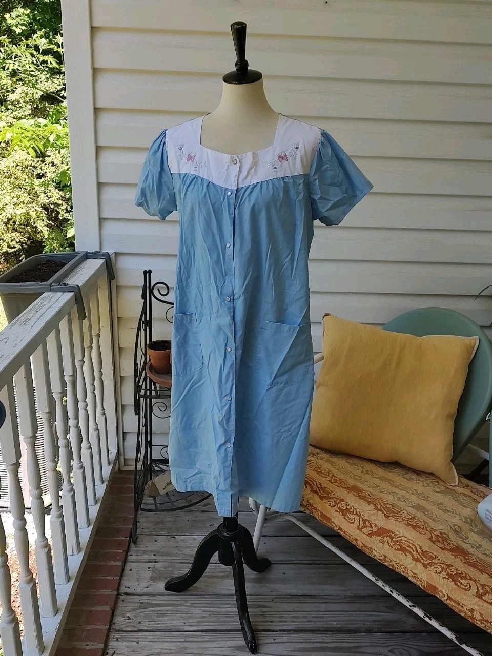 Vtg Kmart Patio House Dress Embroidery Button Front Pockets Medium Blue Cotton