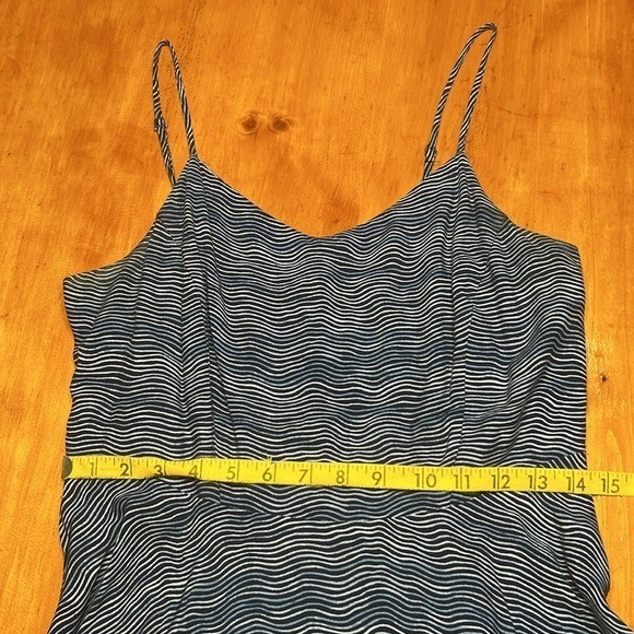 Old Navy Boho Coastal Blue White Wavy 90s Y2K Stripe Sundress Smocked Back Midi