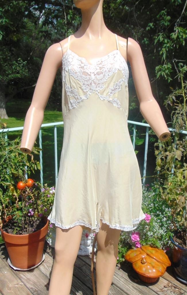 VTg 1930s Bullock’s Wilshire Silk Charmuse & Lace Teddy Chemise 42B