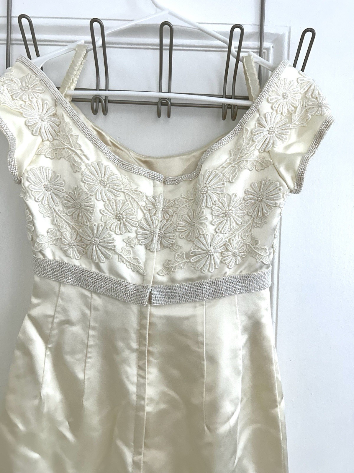 VTG Ivory Satin Beaded Floral Bridal Wedding Dress w/ Detachable Train XS 2-4