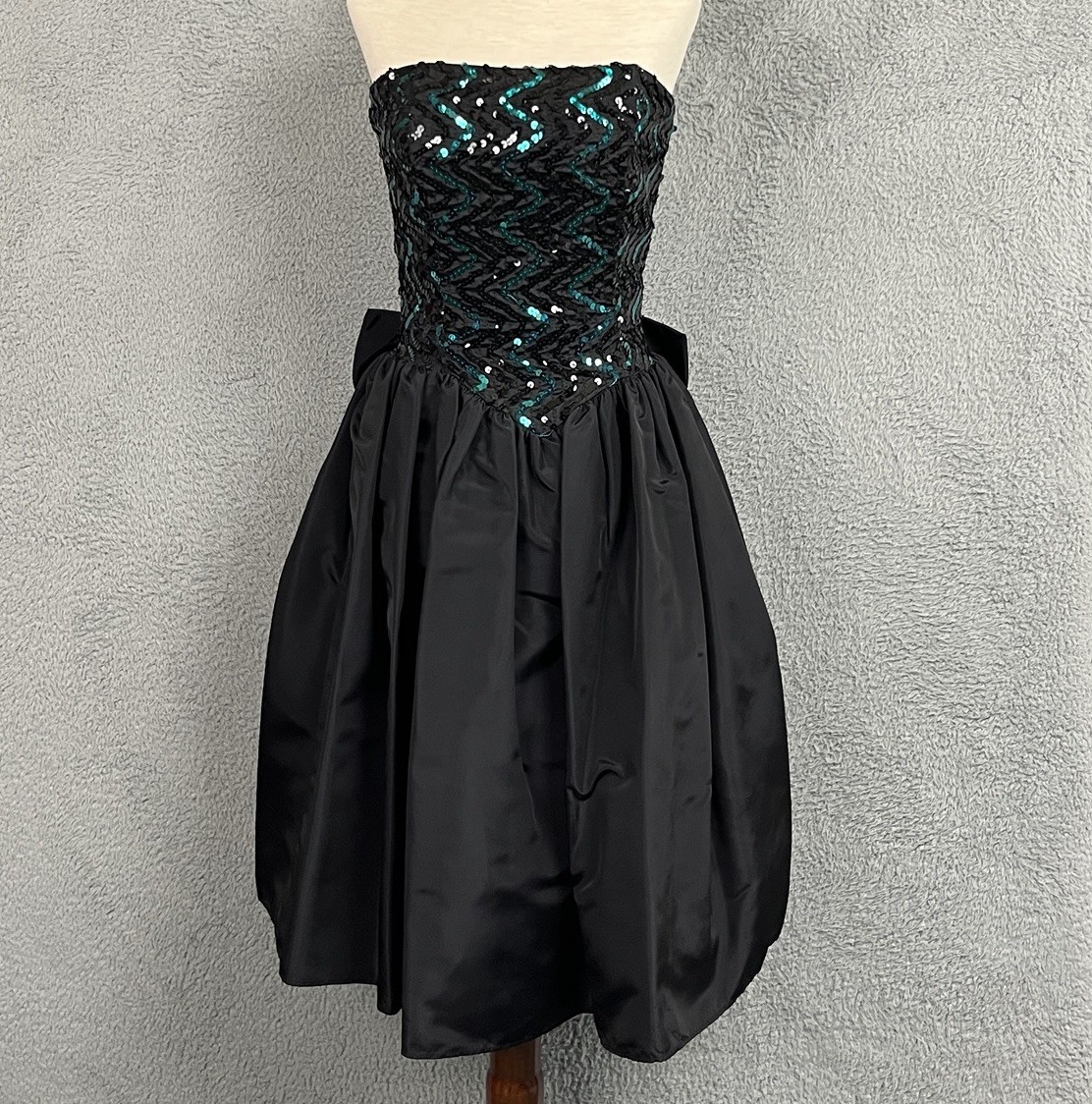 VTG 80s Gunnie Sax Short Party Dress Juniors 7/8 Sequin Strapless Bow Back Prom