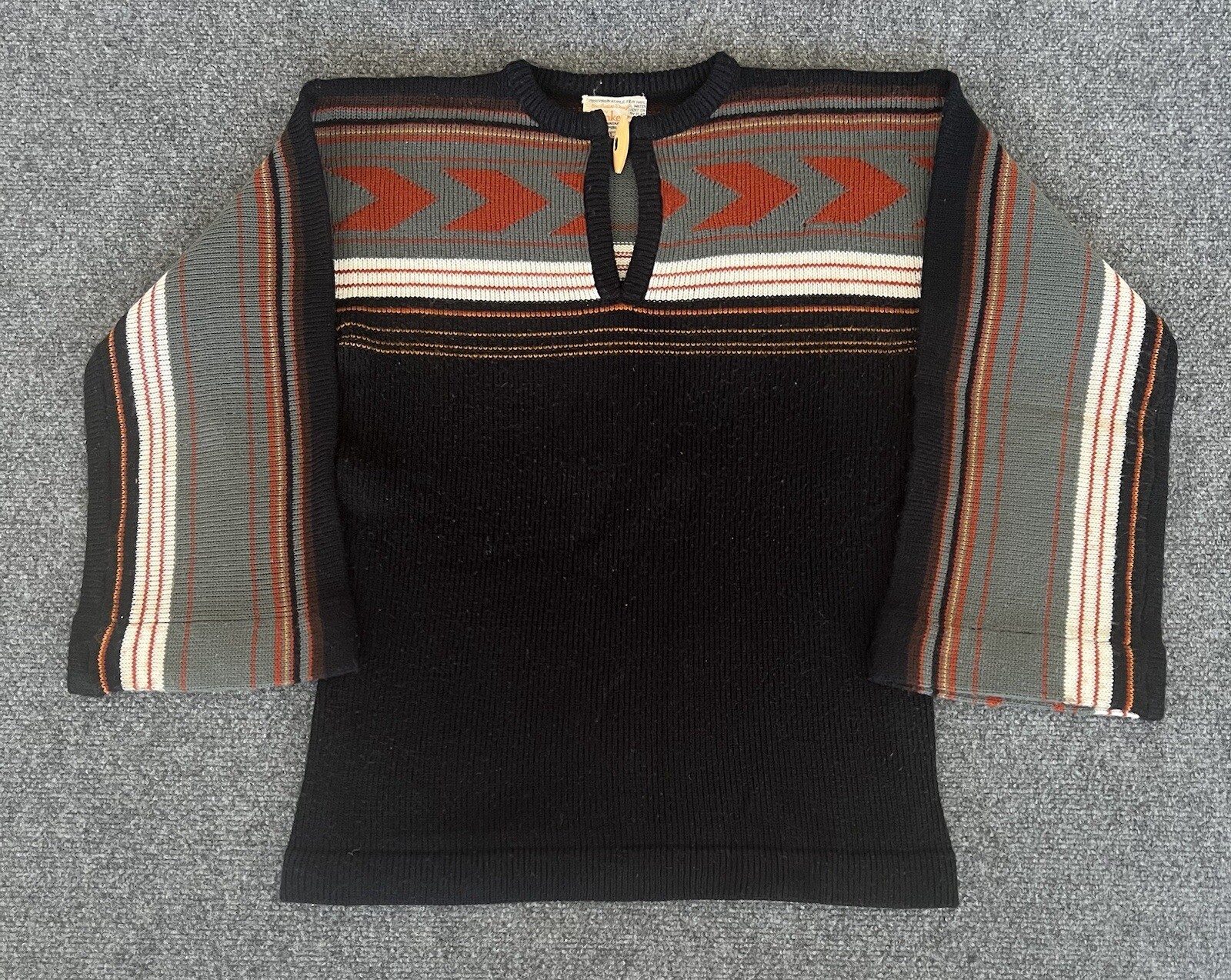 Donnkenny Womens VTG Sweater Black Brown Aztec Toggle Button Neck
