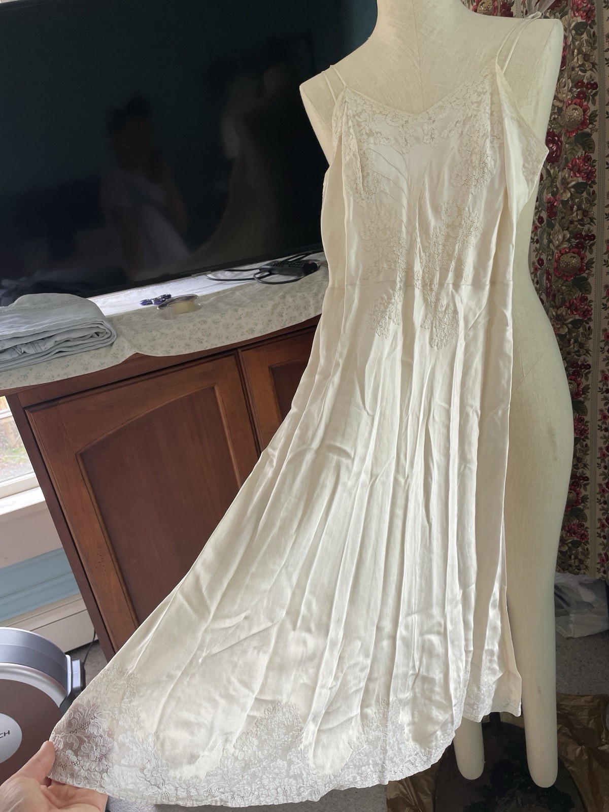 Vintage 1930s–1940s 100% Silk Ivory Mid Length Slip / Bias Lace French Lingerie