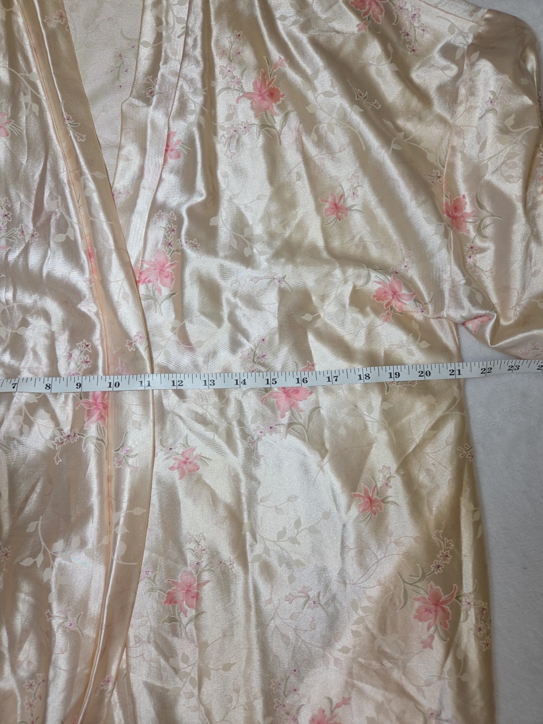 Vintage 1960s Shiny Floral Kimono At Home Wear Laurel Long Robe Size 16/18 Lily