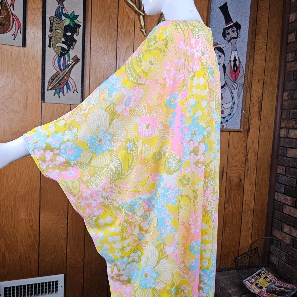 Vtg 60s Psychedelic Cape Sleeve Caftan Mod Hippie Hostess Goddess Gown Dress OS