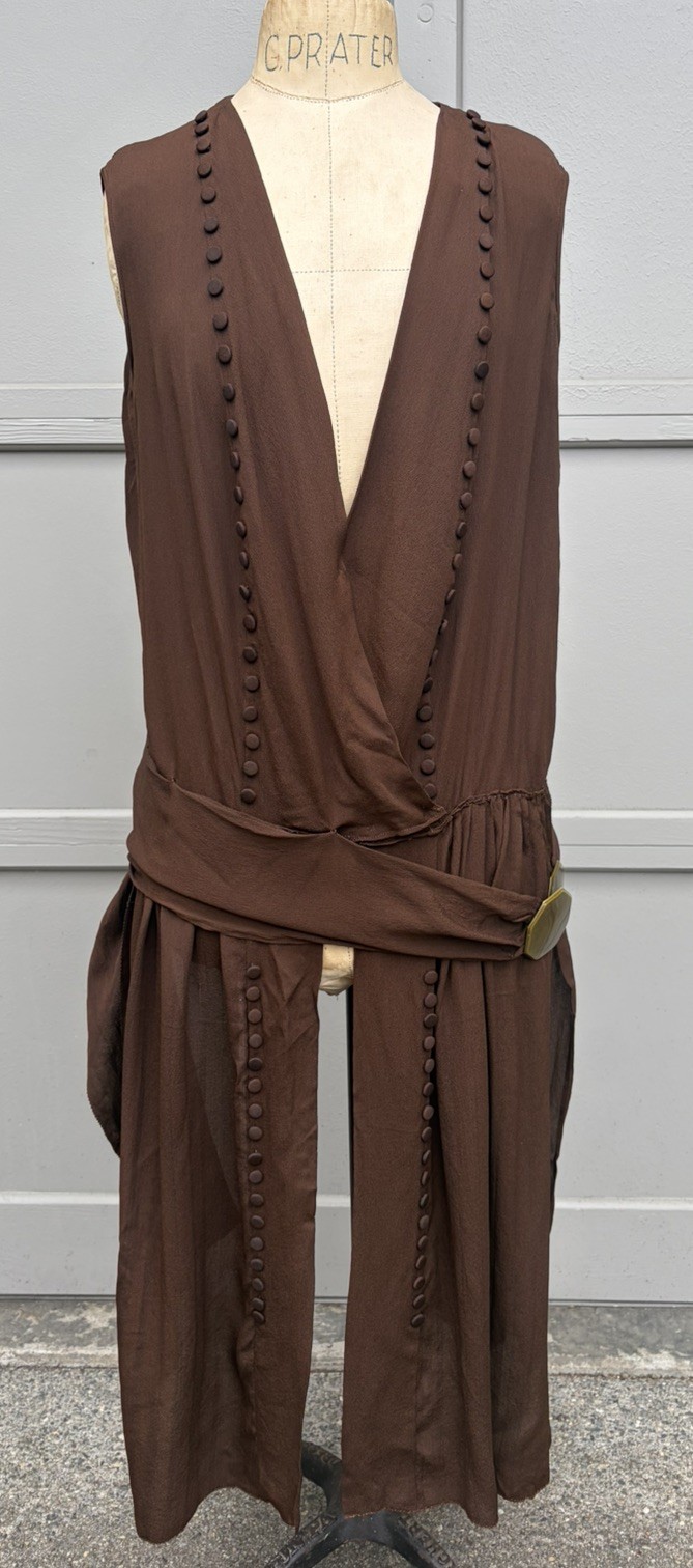 Antique 1920s Brown Rayon Silk Crepe Flapper Dress Drop Waist Art Deco Sash Ties