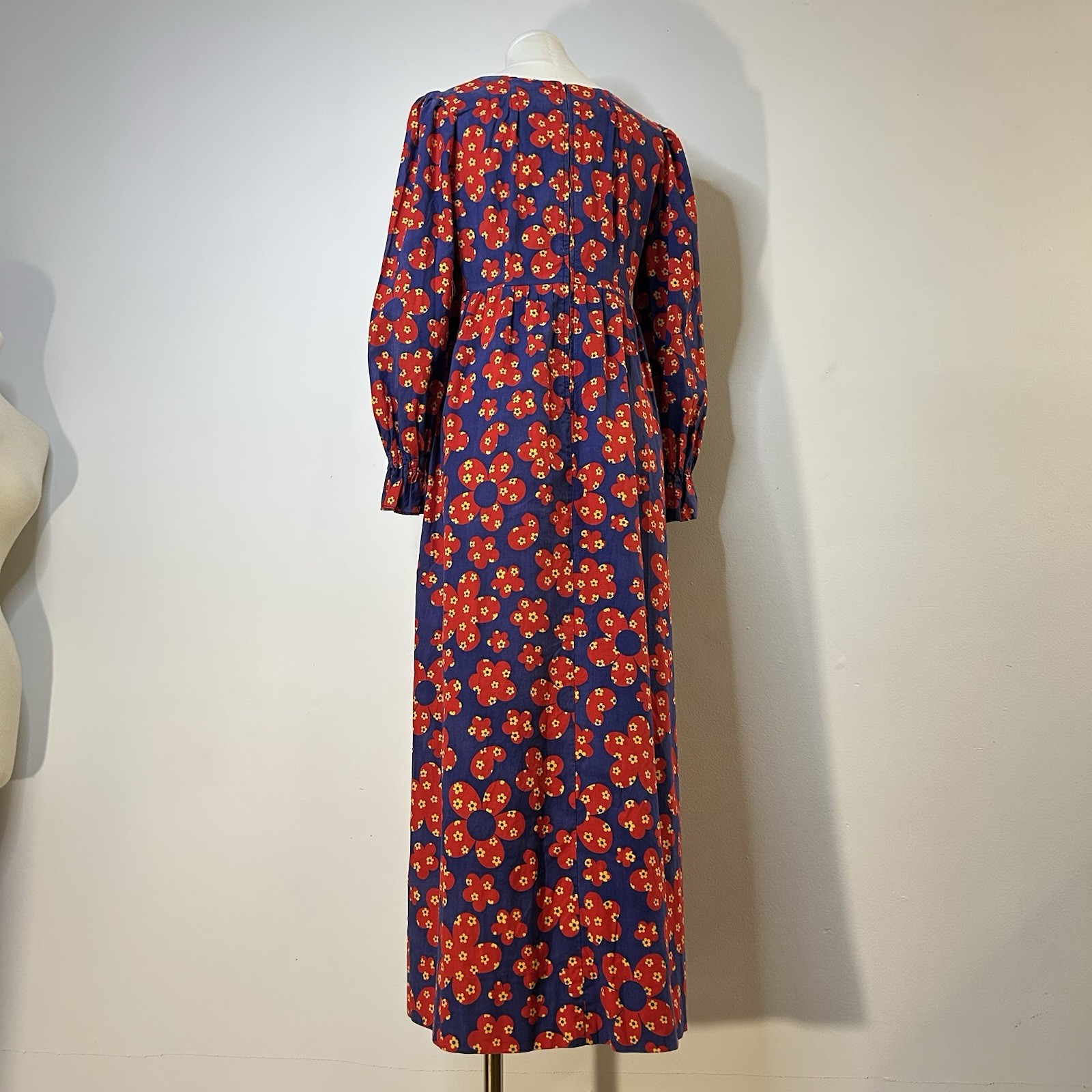 60s 70s Daisy Maxi Dress Flower Power Prairie Boho Peasant Sleeves 36 Inch Bust