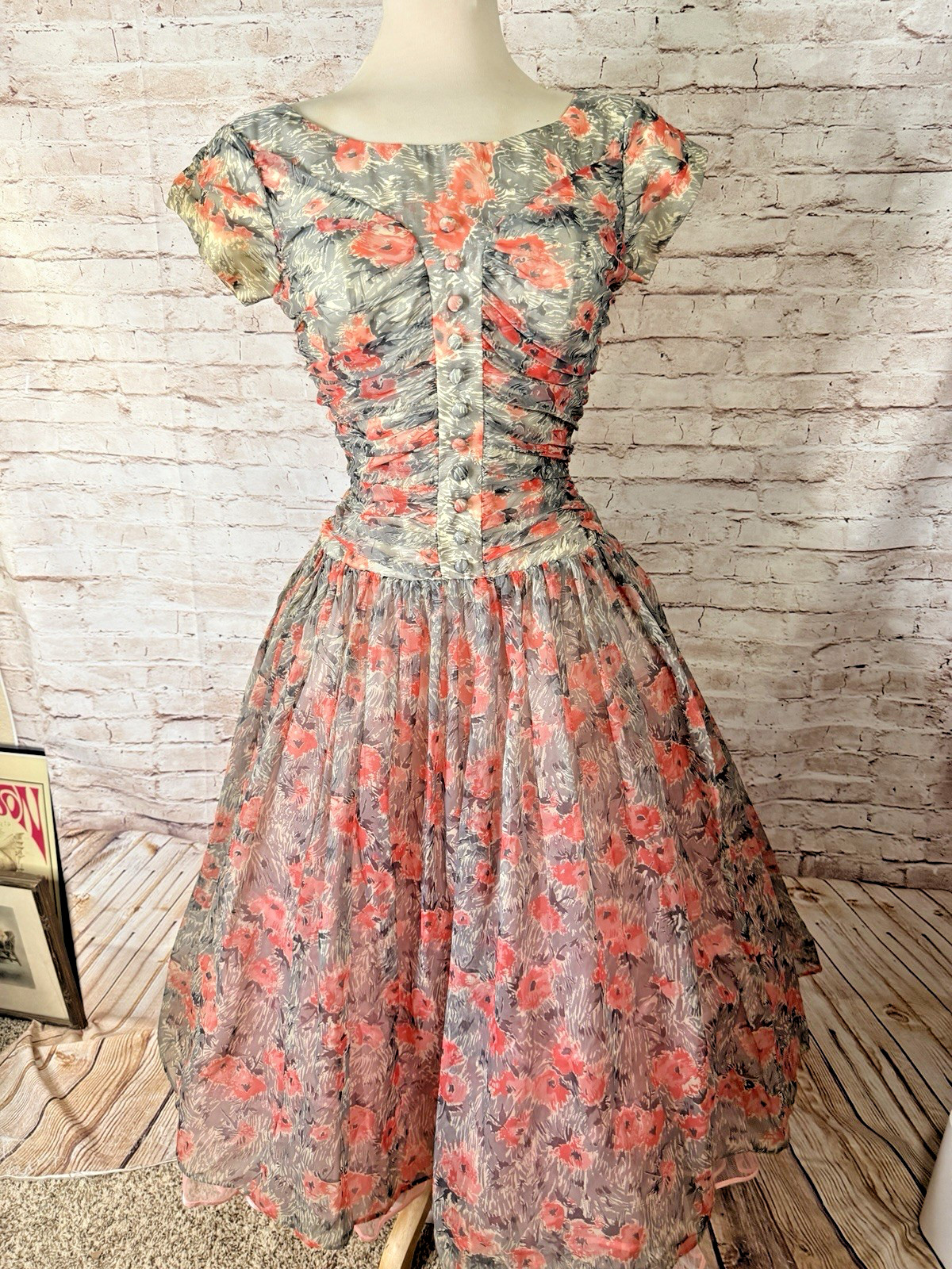 Vintage 50’s Pin Up Dress Rockabilly Full Sweep Party Dress Floral Pink Gray Med