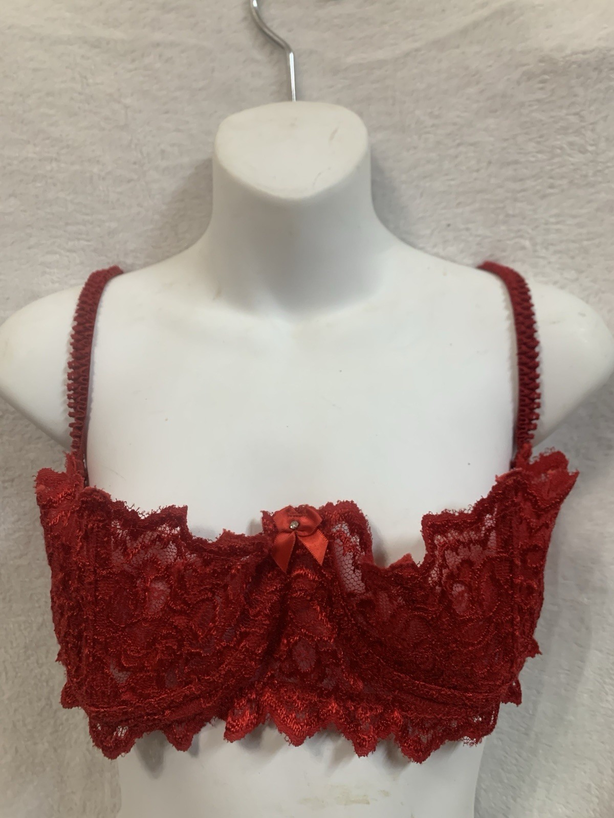 Vintage Intimate attitude Red LACE Bra 38 ONE SIZE CUPS UNDERWIRE 80s Lingerie