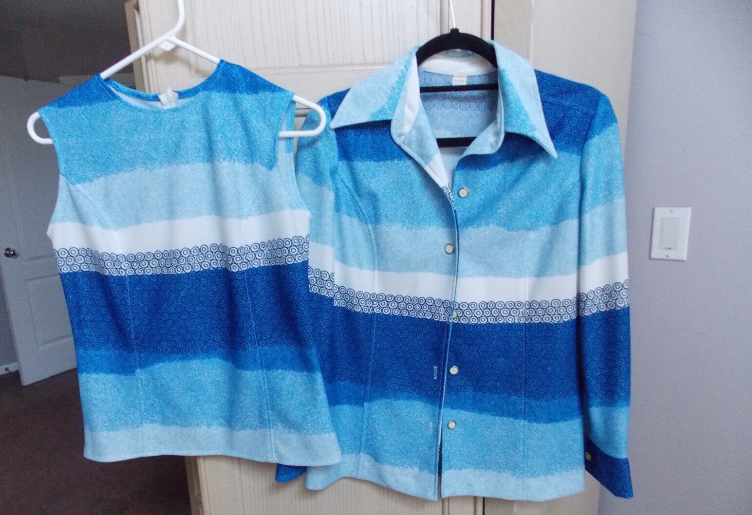 Vintage Sportables Two Piece Set Blouse and matching Tank Top Women Size Small