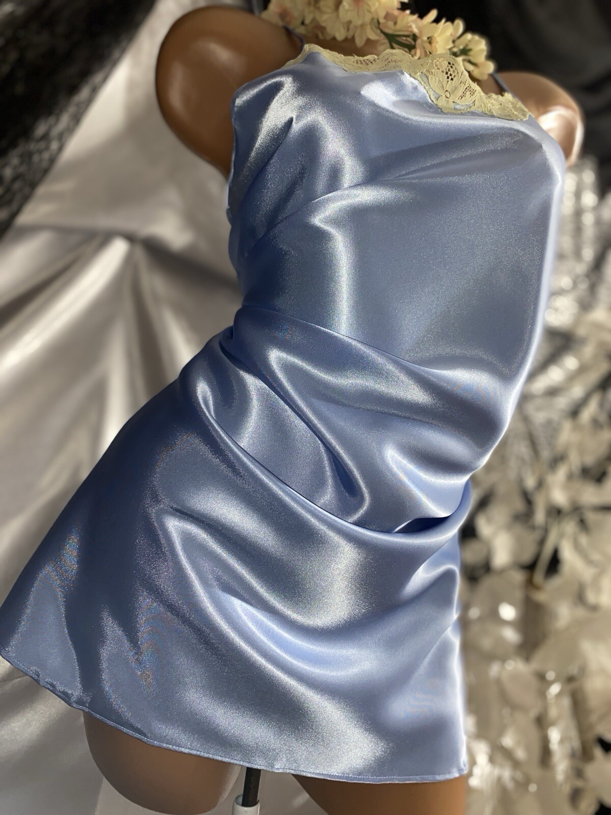VTG SATIN SHINY Baby Blue IVORY FRENCH LACY COQUETTE BABYDOLL NIGHTGOWN M