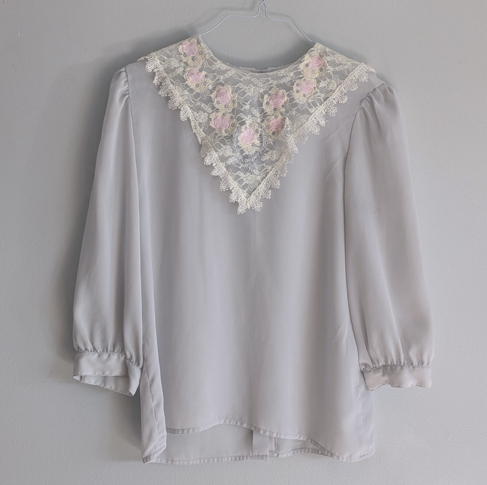 vintage 80s floral lace bib victorian style Nilani 7 / 8 off white 3/4 sleeve