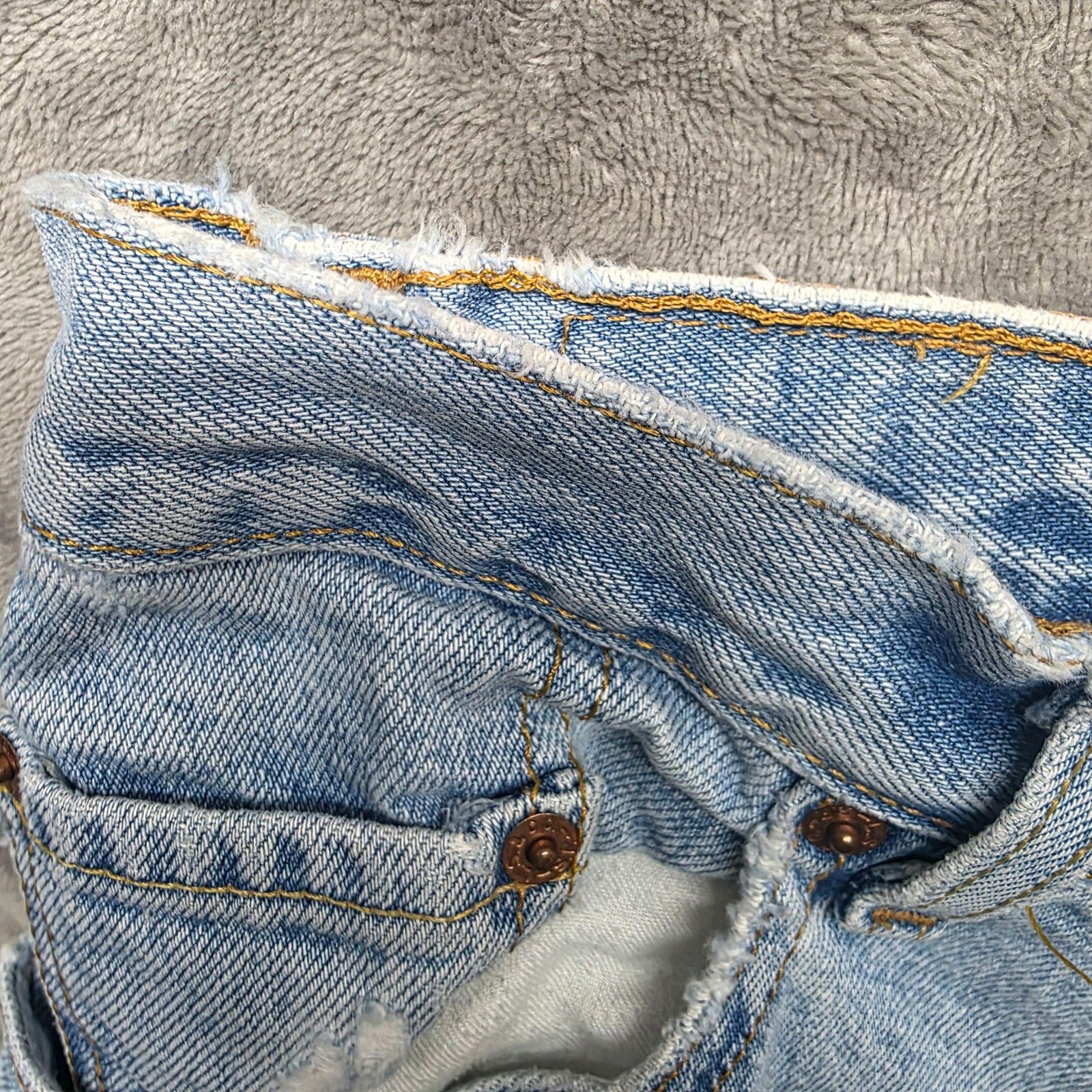 Levi’s 550 Jeans Womens 16 M Blue Light Wash Classic Relaxed Denim Vintage