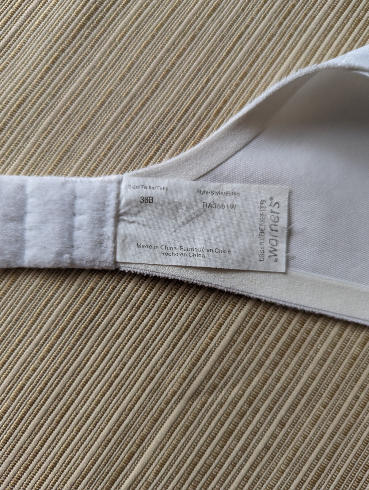Lovely Warner’s 3561W Extra Coverage Sides Full Cup Underwire White Bra 38 B