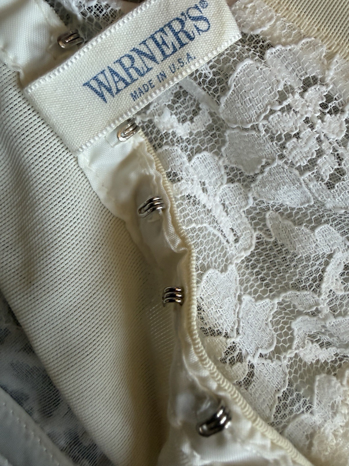 50s Authentic Warner’s Original “Merry Widow” Ivory Lace Strapless Corset 32B