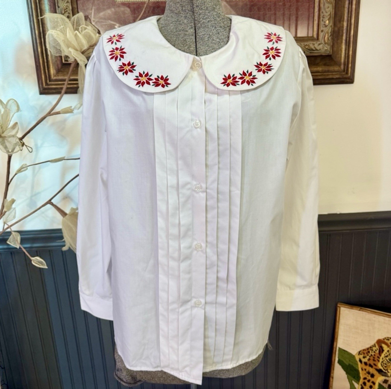 VTG Baxter & Wells Embroidered Peter Pan Collar Pintuck Blouse ~ Size 12P💛🍄