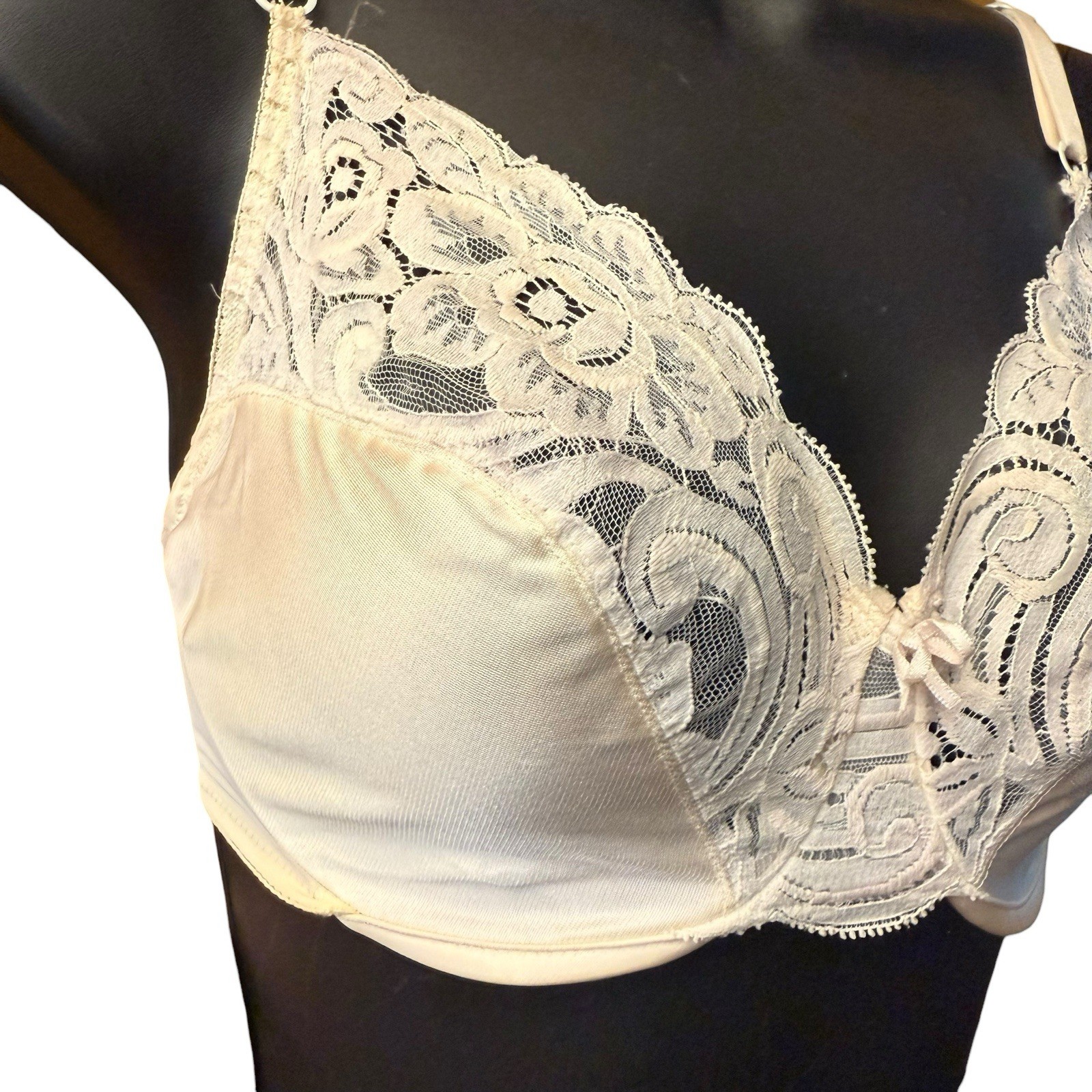 Vintage Vanity Fair Bra 32D Sheer Second Skin Antron III Nylon Lace Underwire